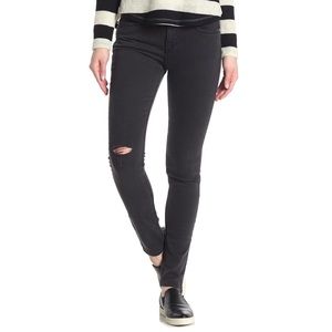 Cate Wythe Mid-Rise Skinny Leg